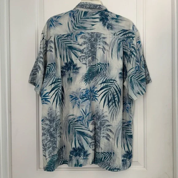 Tommy Bahama 100% Silk Blue and White Casual Button Down Shirt - Picture 2 of 11